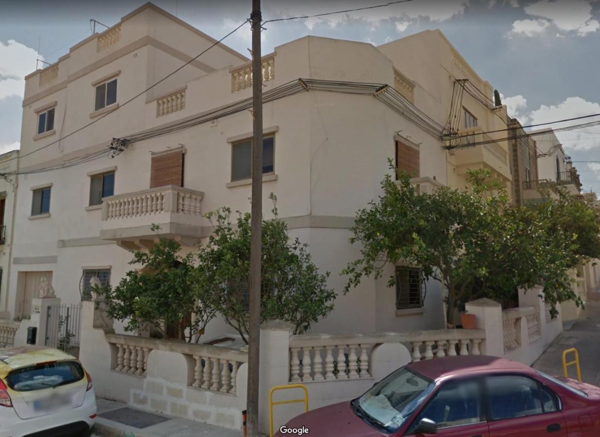 Corner Townhouse 1Km From University Appartement Msida Buitenkant foto